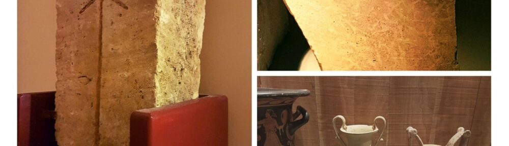 Reperti messapici del museo di Oria: la stele con la fiaccola di Demetra e il frammento con la svastica messapica